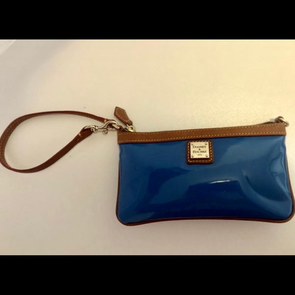 Dooney & Bourke Wristlet - Picture 1 of 4